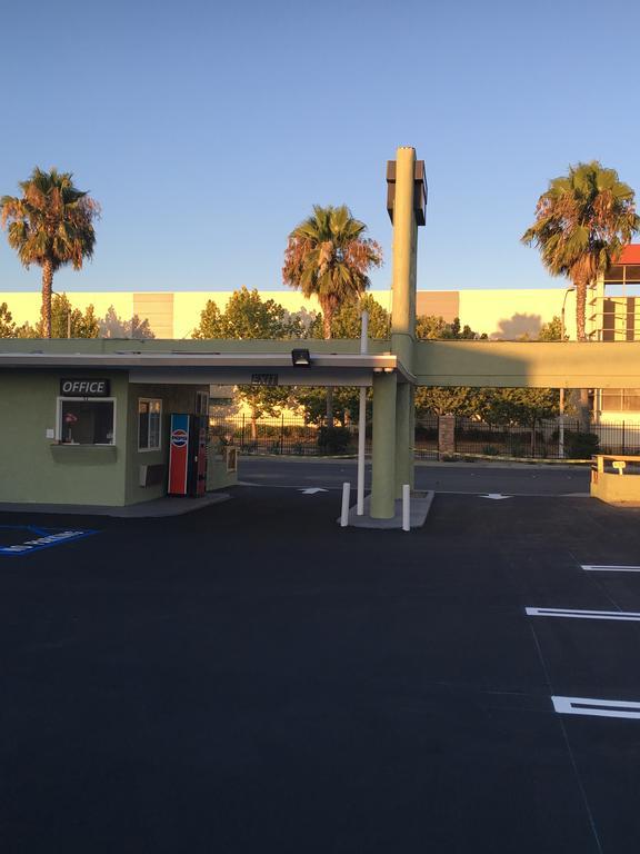 Town House Motel Lynwood Buitenkant foto