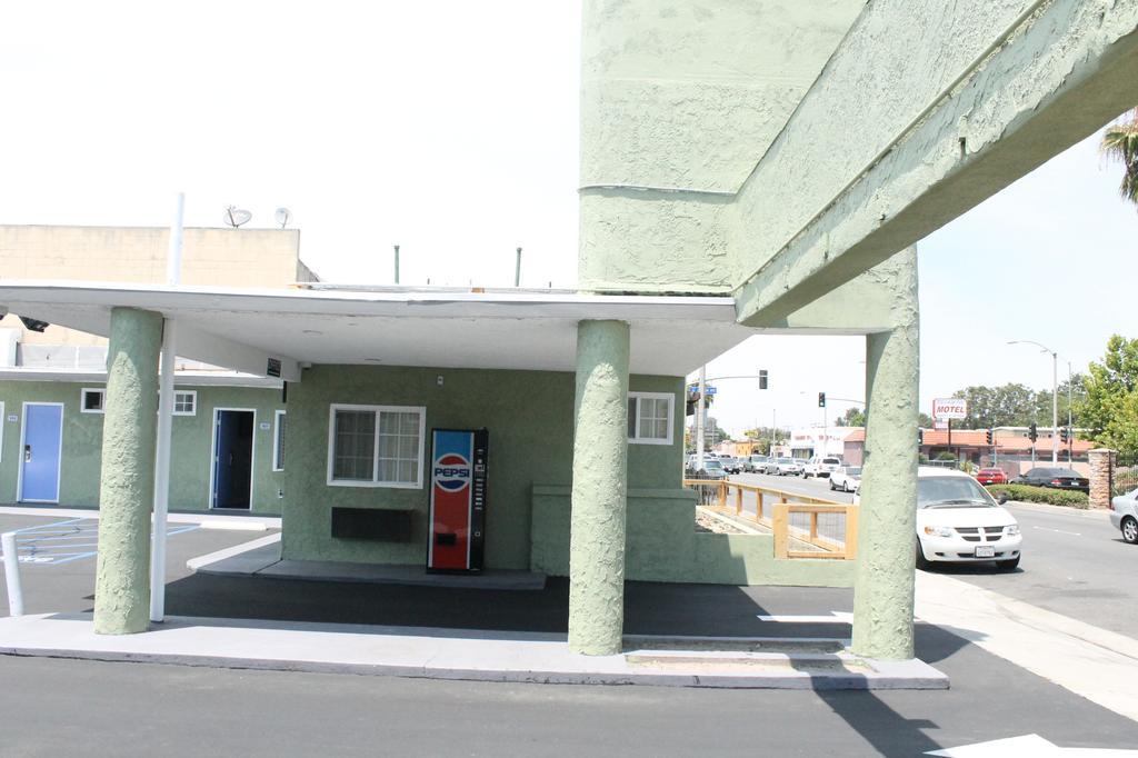 Town House Motel Lynwood Buitenkant foto