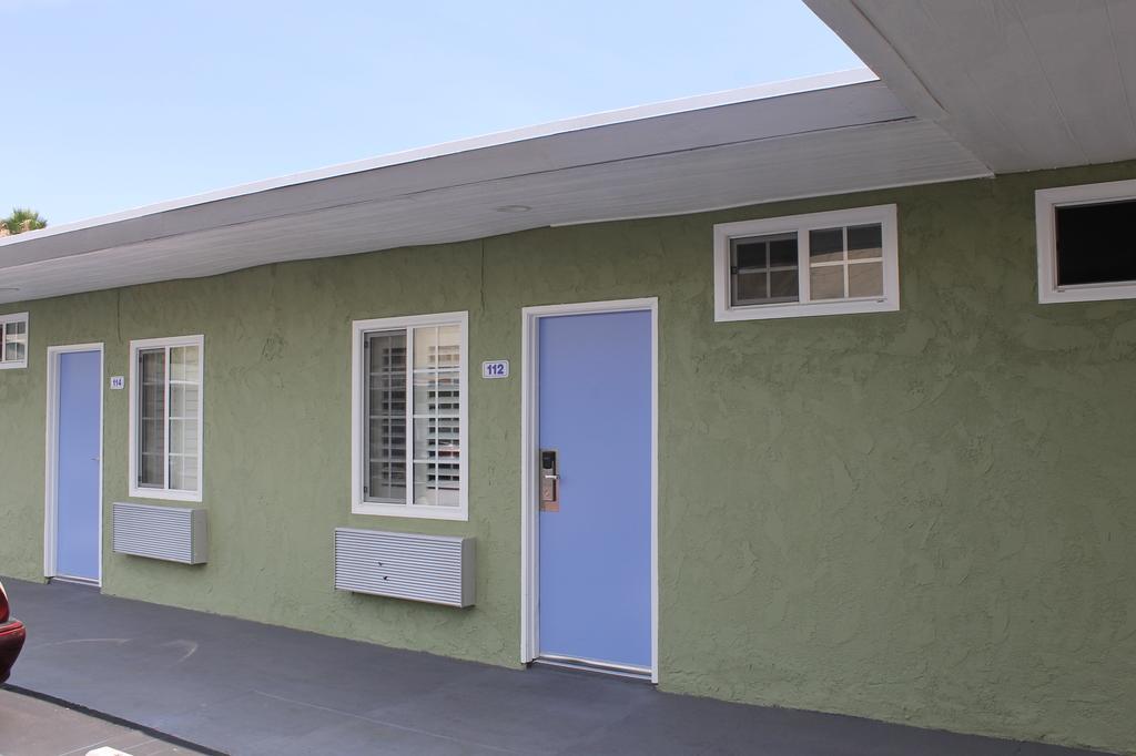 Town House Motel Lynwood Buitenkant foto